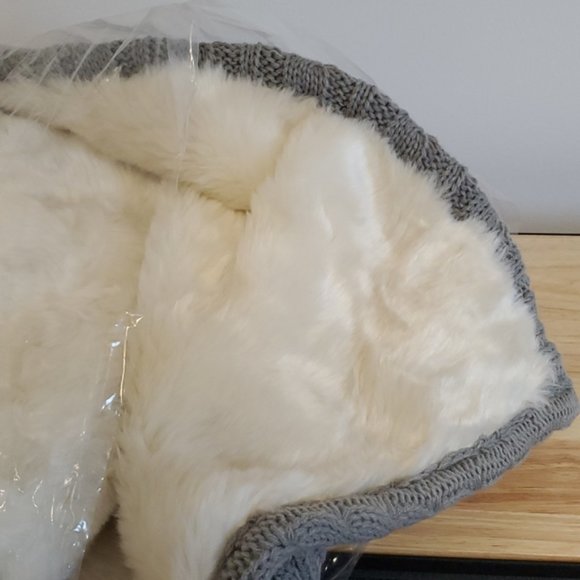 Restoration Hardware Baby & Child Cable Knit/Luxe Fur Arctic Fox Stroller … - Picture 3 of 7
